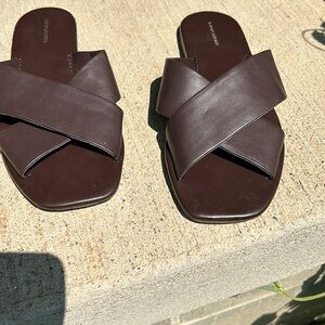 Super cute chocolate flats